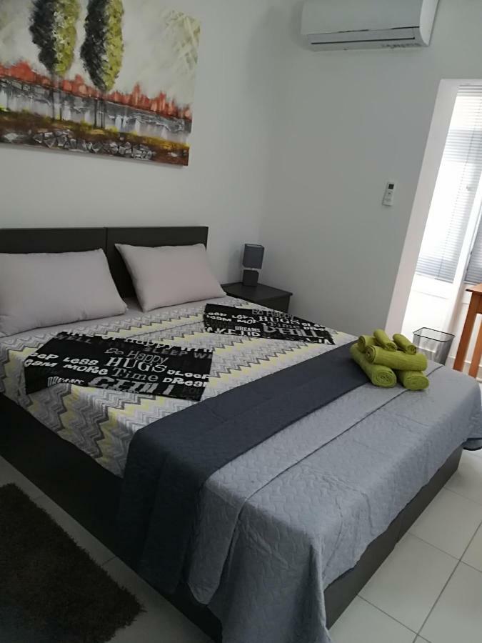 Luxury Apartment Close To Seafront Sliema Esterno foto